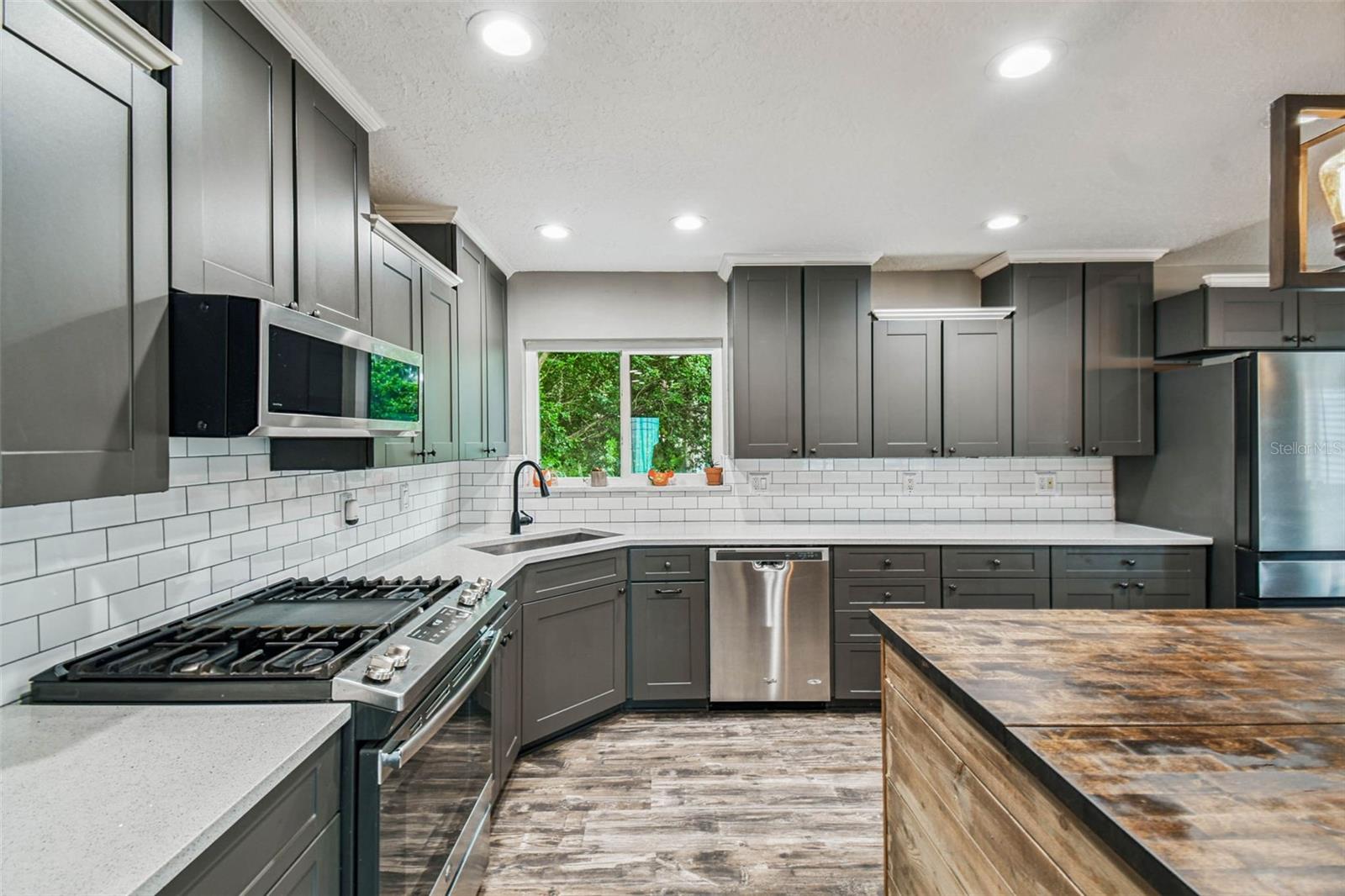 HOWELL COVE 2ND SEC - Residential