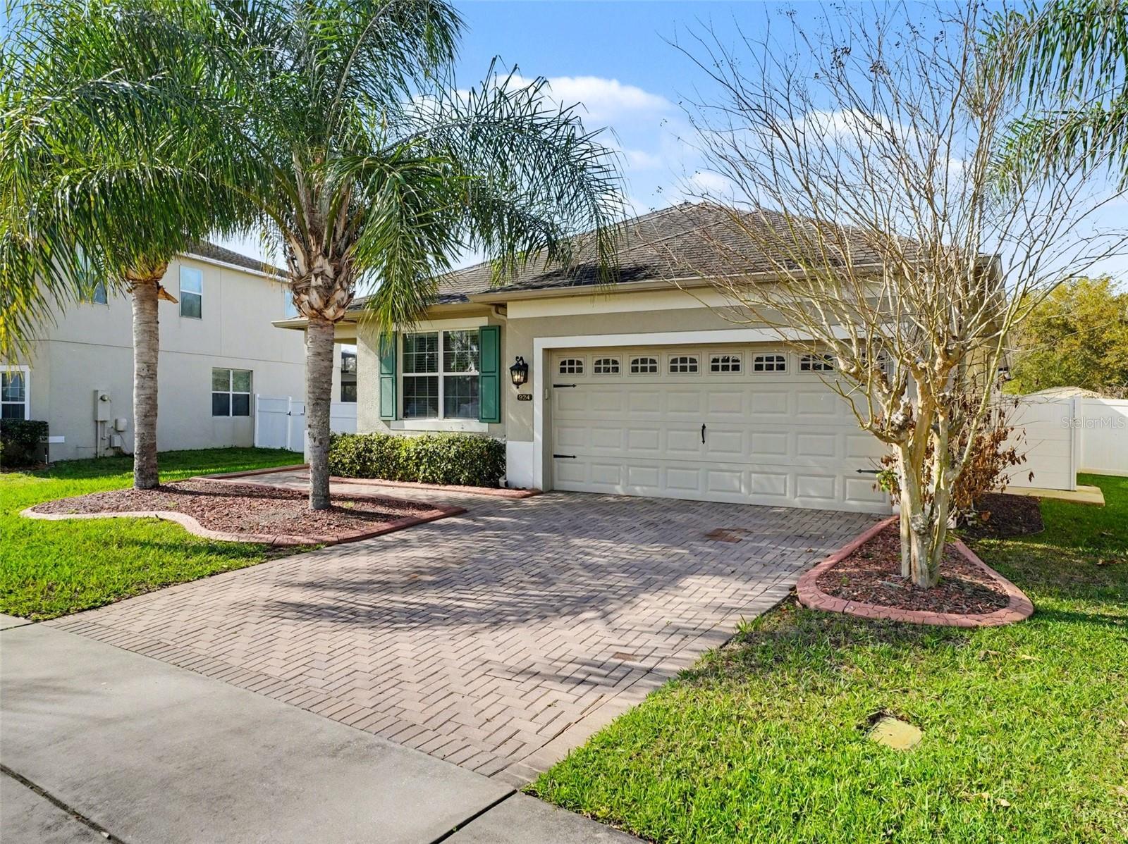 924 BELLA VIDA BOULEVARD