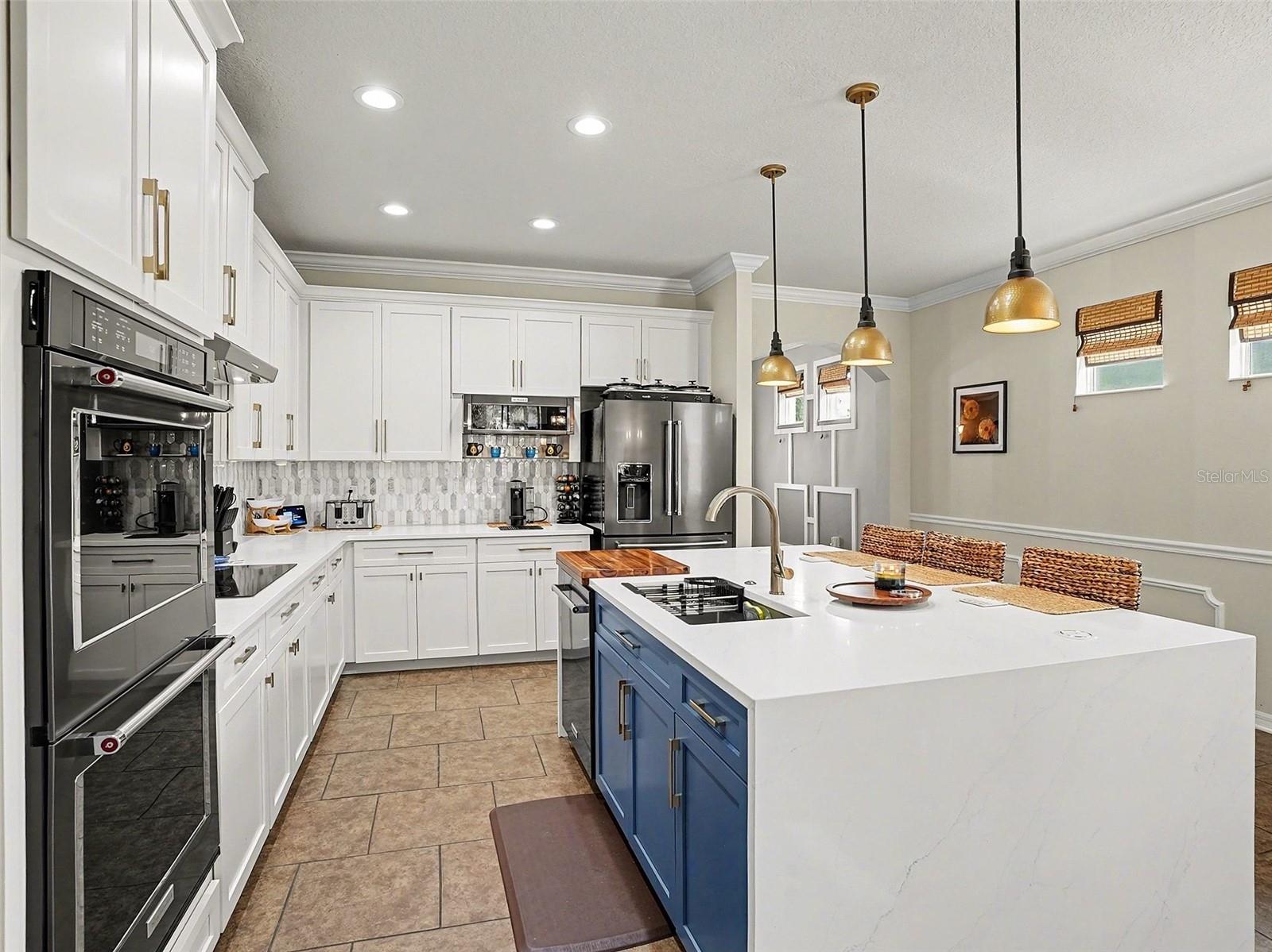 924 BELLA VIDA BOULEVARD