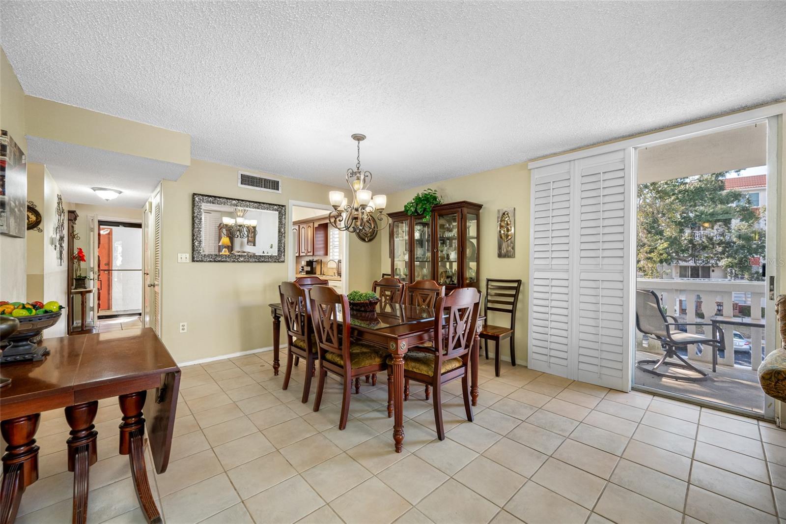 SEVILLE CONDO - Residential