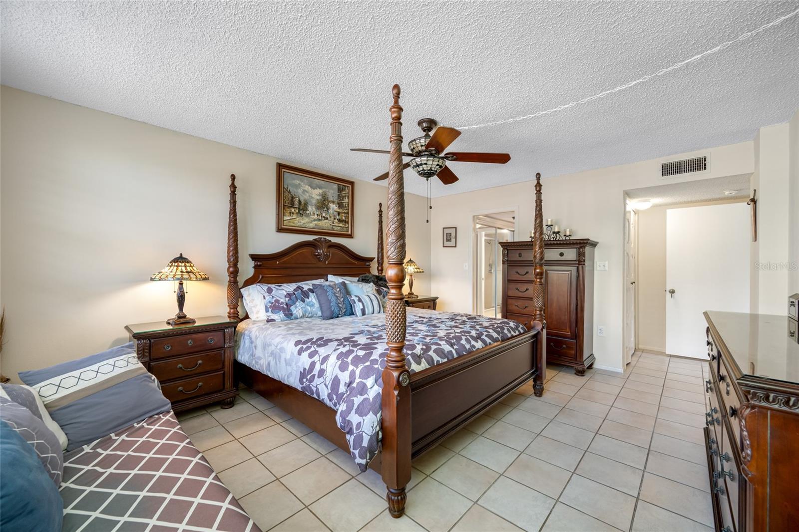 SEVILLE CONDO - Residential