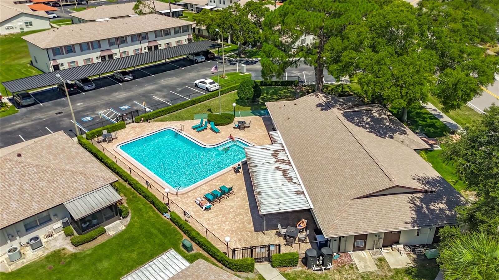 VILLAS AT COUNTRYSIDE THE - Residential