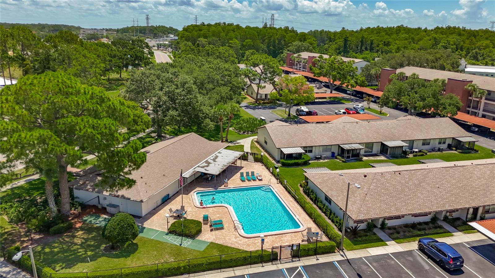 VILLAS AT COUNTRYSIDE THE - Residential
