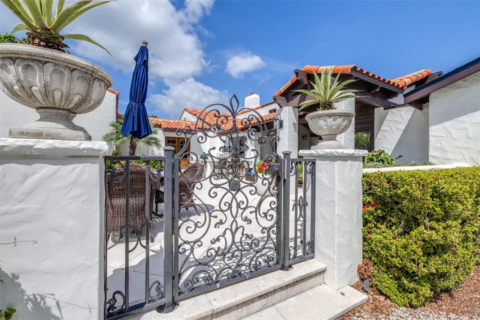 DAVIS ISLANDS PB10 PG52 TO 57 - Residential