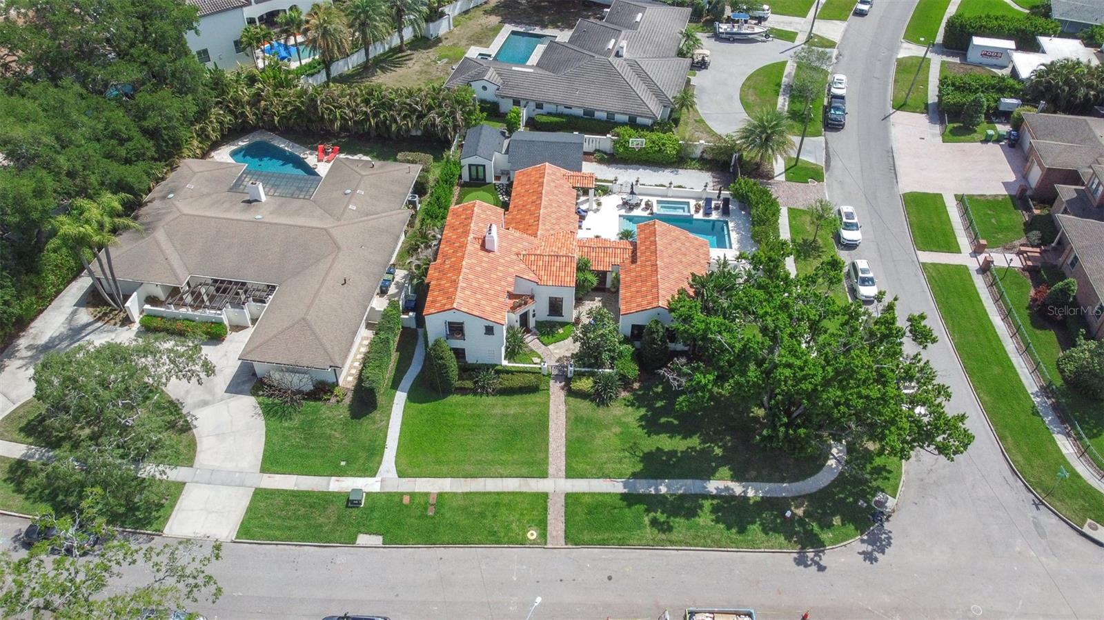 DAVIS ISLANDS PB10 PG52 TO 57 - Residential