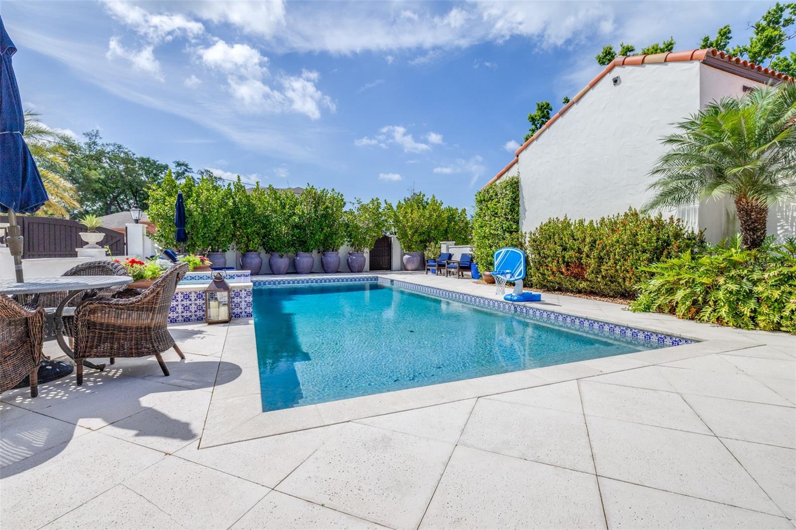 DAVIS ISLANDS PB10 PG52 TO 57 - Residential