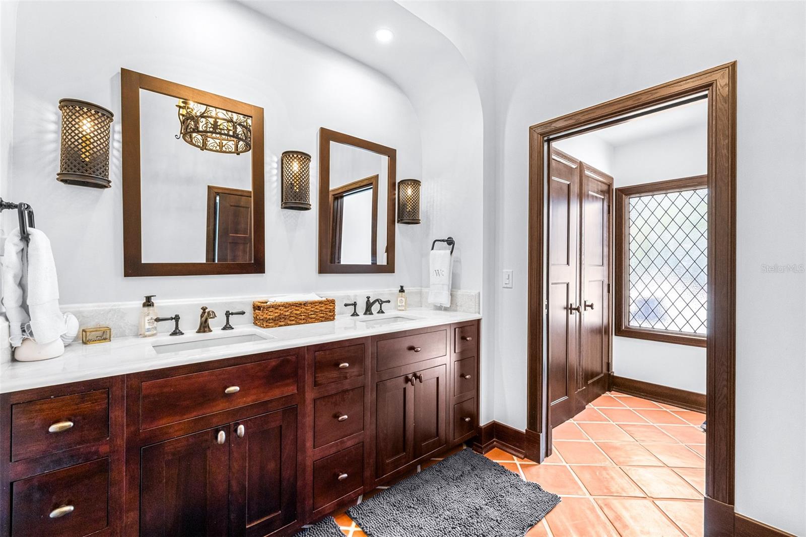 DAVIS ISLANDS PB10 PG52 TO 57 - Residential