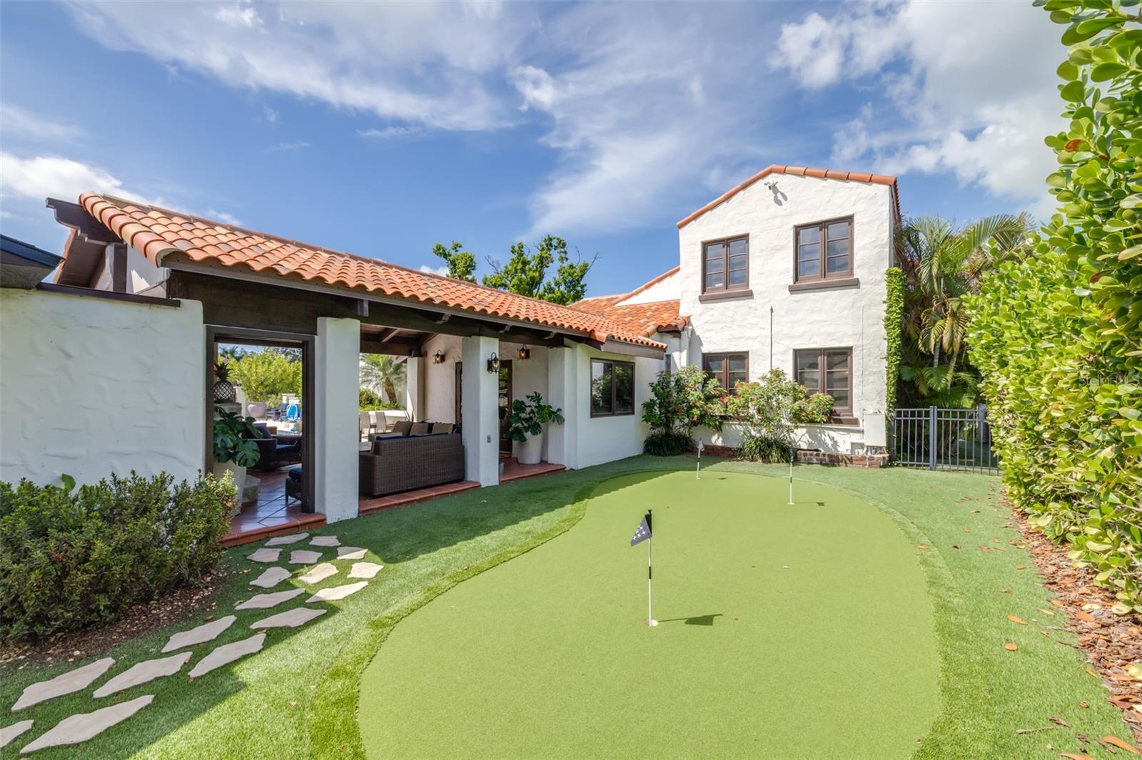 DAVIS ISLANDS PB10 PG52 TO 57 - Residential