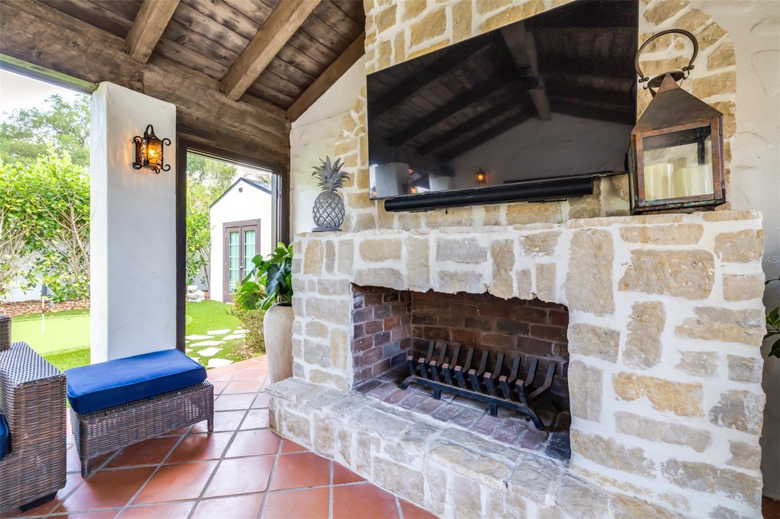 DAVIS ISLANDS PB10 PG52 TO 57 - Residential