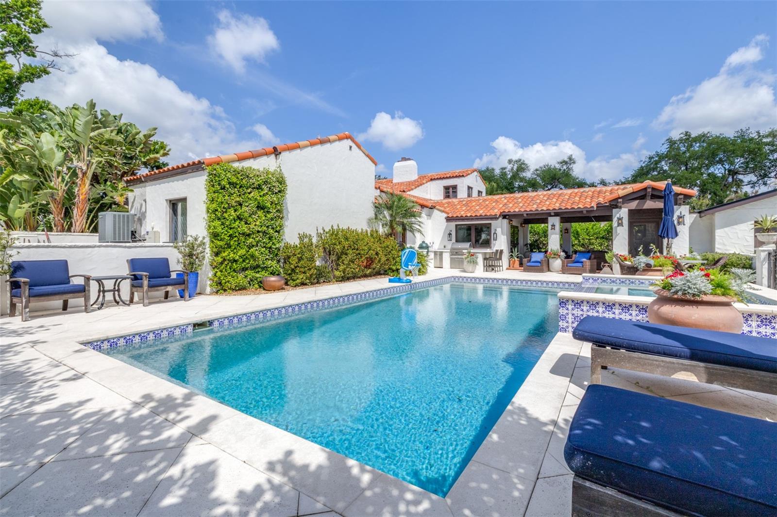 DAVIS ISLANDS PB10 PG52 TO 57 - Residential