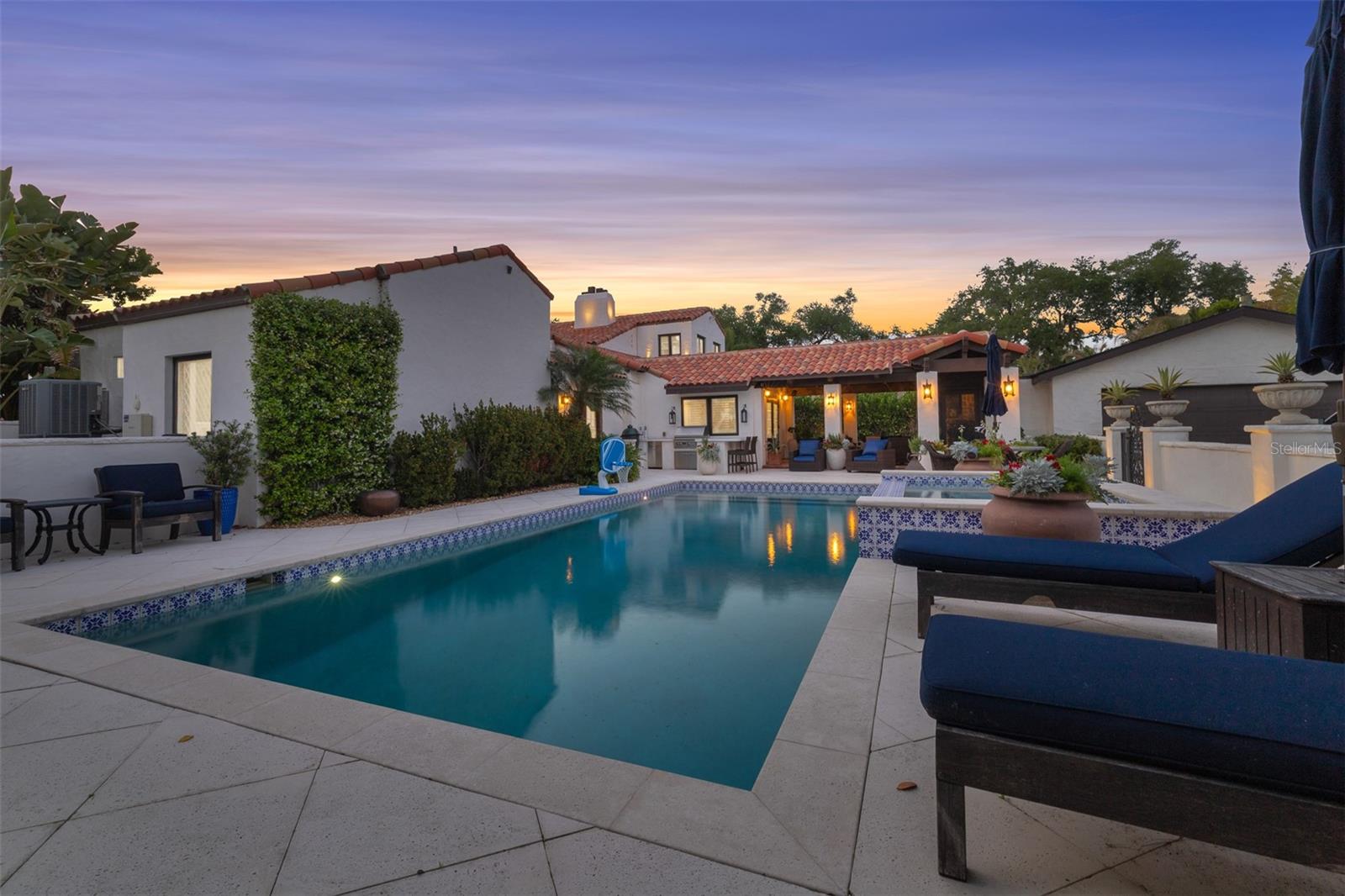 DAVIS ISLANDS PB10 PG52 TO 57 - Residential