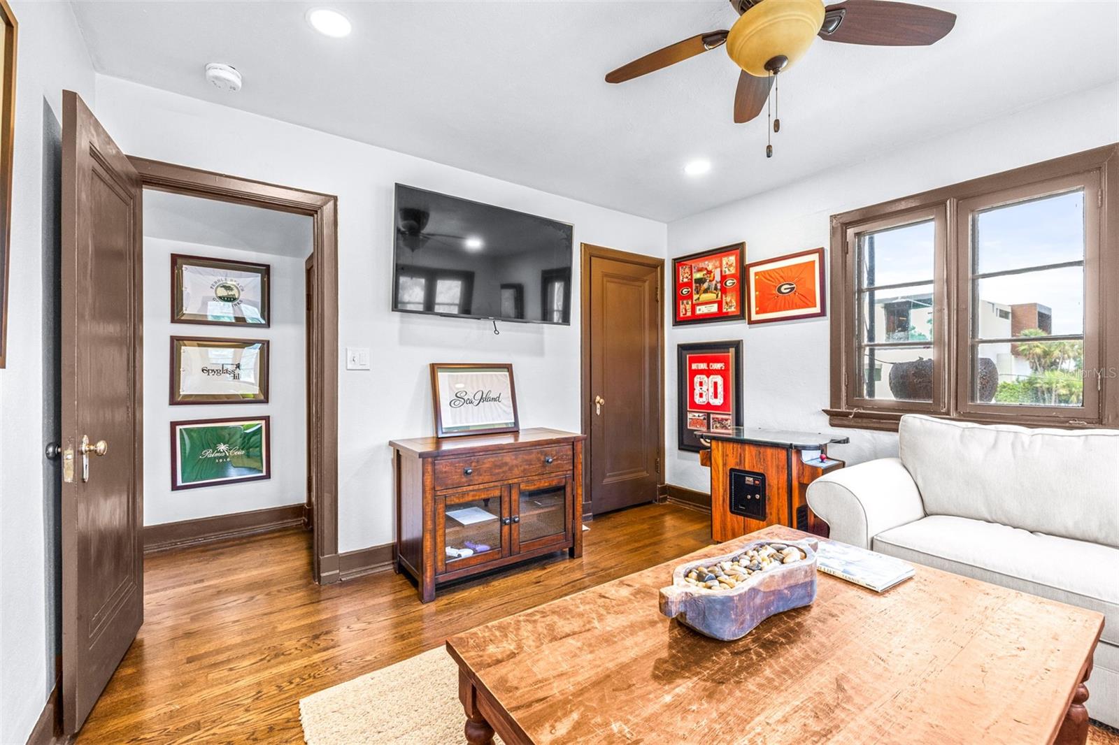 DAVIS ISLANDS PB10 PG52 TO 57 - Residential