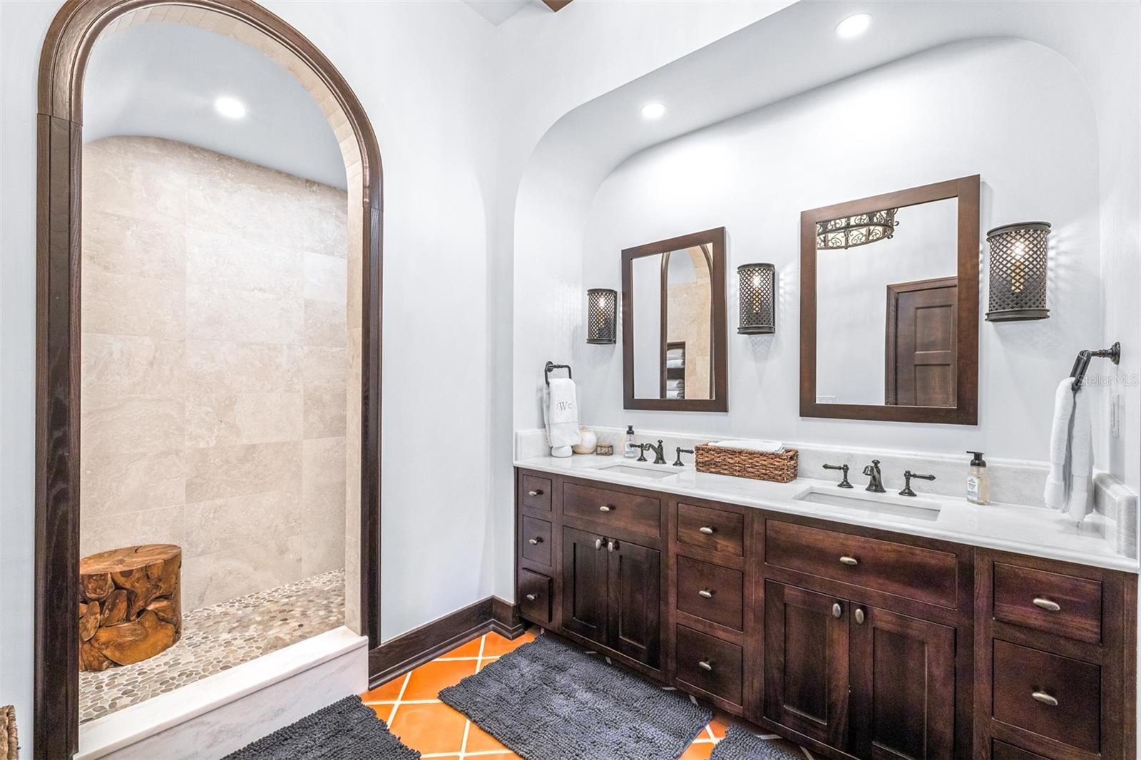 DAVIS ISLANDS PB10 PG52 TO 57 - Residential