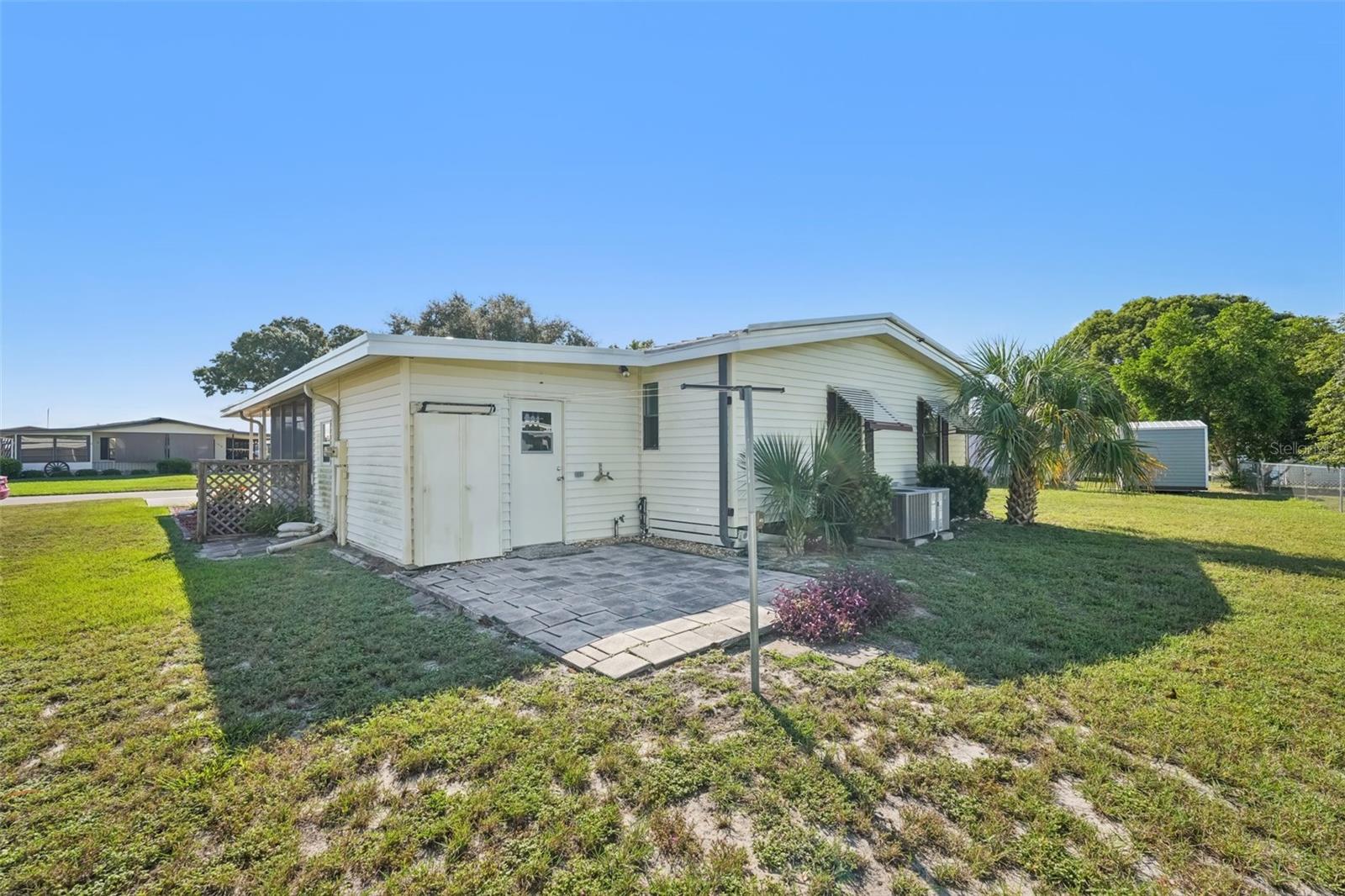 TAVARES LAKE FRANCES ESTATES - Residential