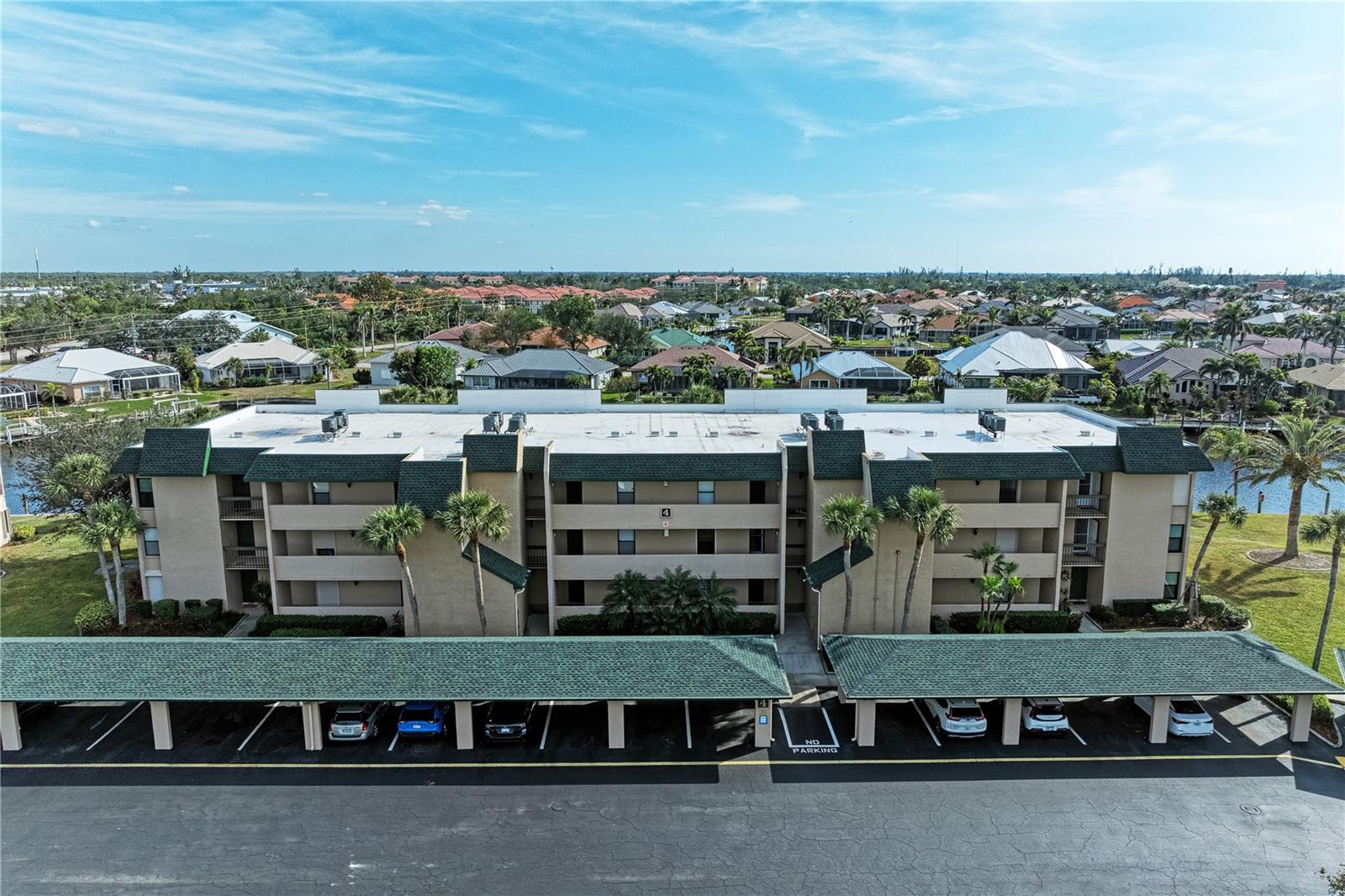BANYON POINT CONDOMINIUM-PUNTA GORDA-FOR SEASONAL RENT !
New listing at Banyon Point! 2 bedrooms, 2 baths, 1 car carport with a screened lanai and gorgeous view of the salt water canal. Very close to the downtown area filled with history, shops and tons of parks and activities. There is a king bed in the master and the second bedroom is in the process of being furnished with a new bedroom set. First come first serve at the dock for your boat. The master bath has both a tub and shower, plus a make up counter! Super well appointed with everything you need.