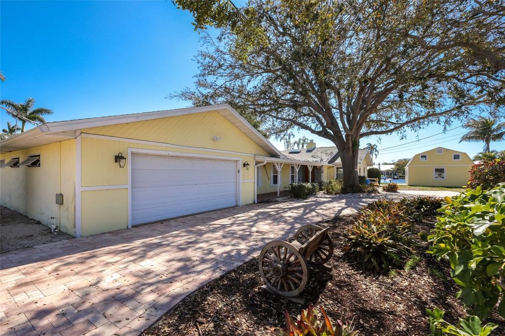 Photo of 6703 9th Avenue NW, Bradenton, FL 34209 (MLS # A4683245)