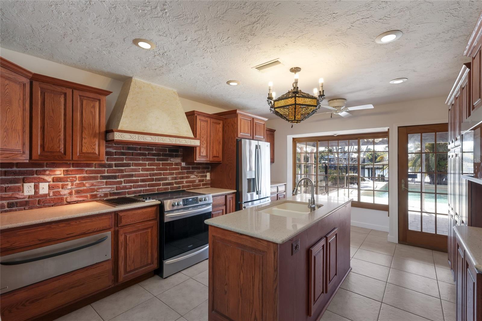 BAYOU HARBOR - Residential