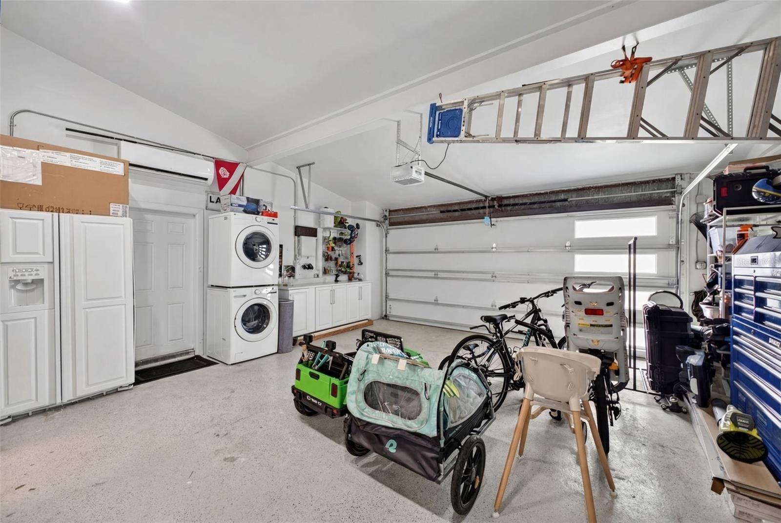 VENETIAN POINT - Residential