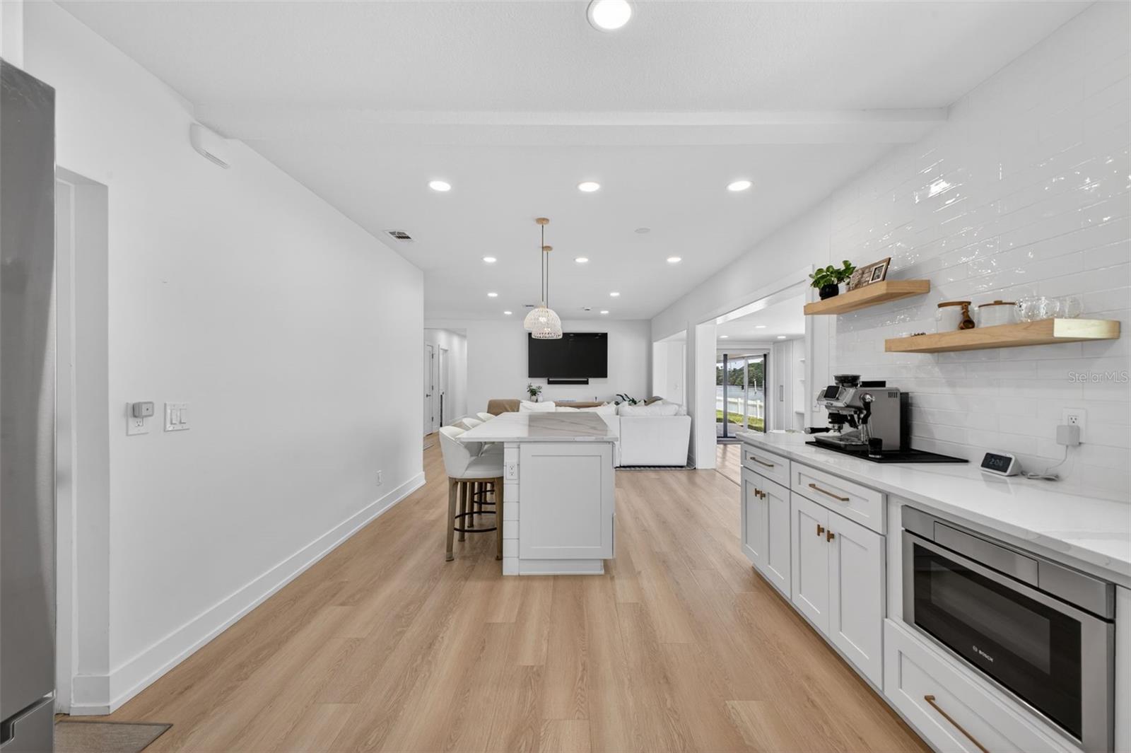 VENETIAN POINT - Residential