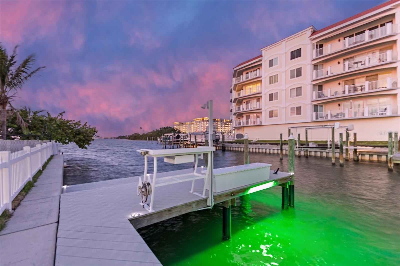 VENETIAN POINT - Residential