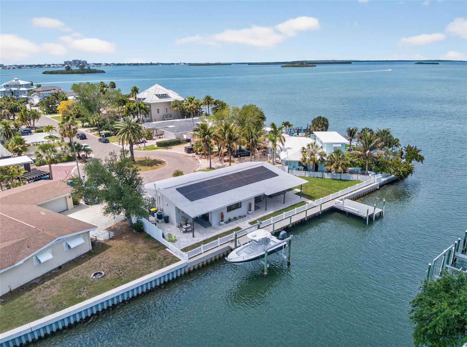 VENETIAN POINT - Residential