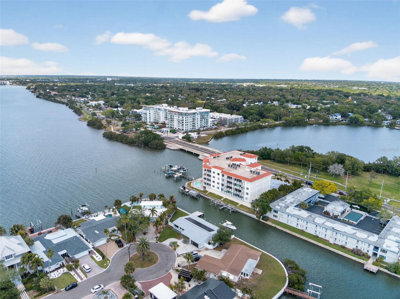 VENETIAN POINT - Residential