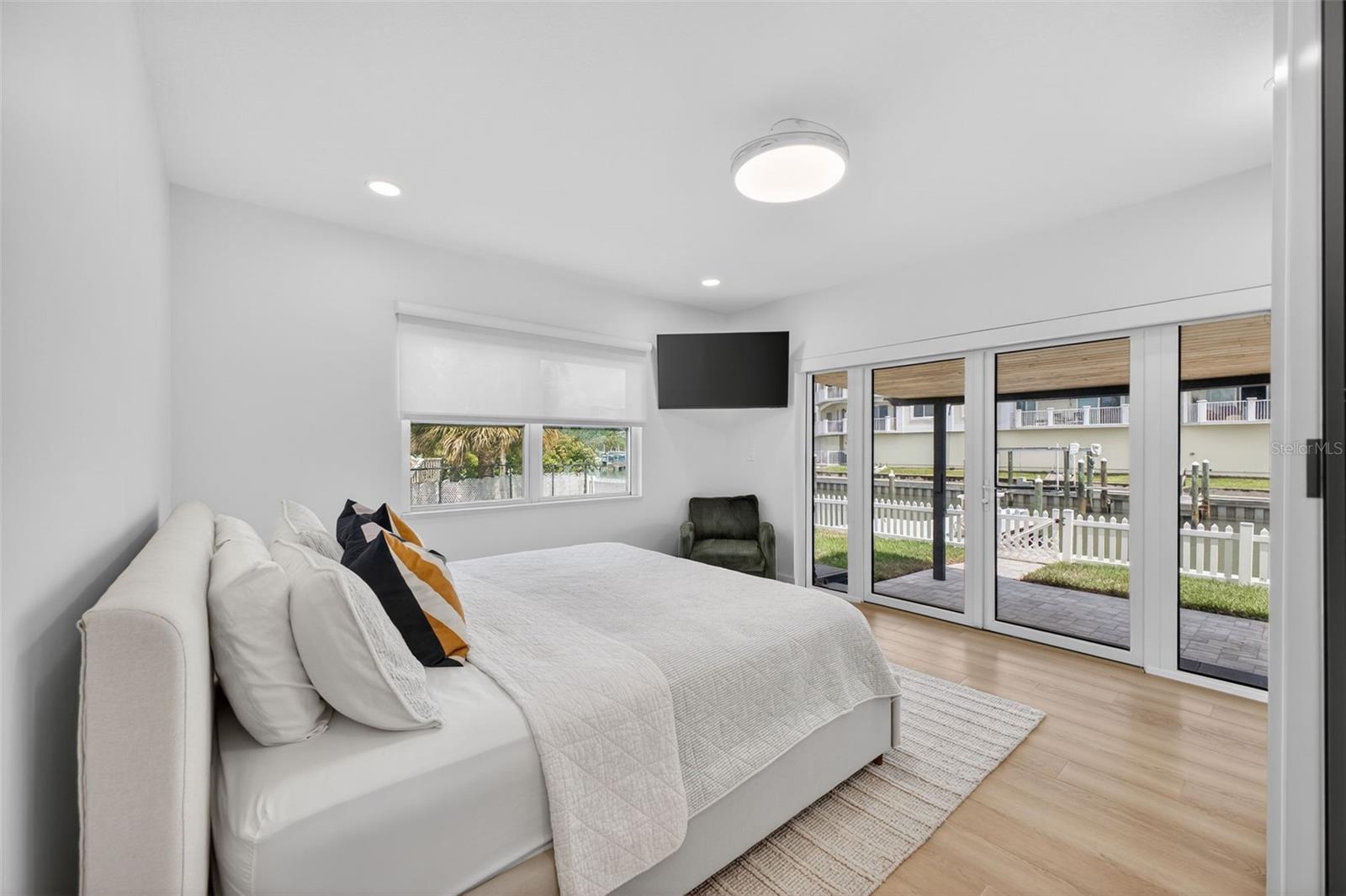 VENETIAN POINT - Residential