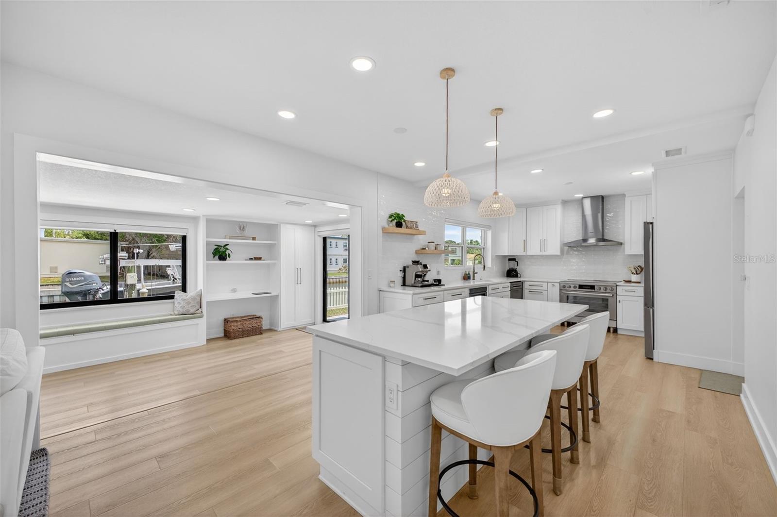 VENETIAN POINT - Residential