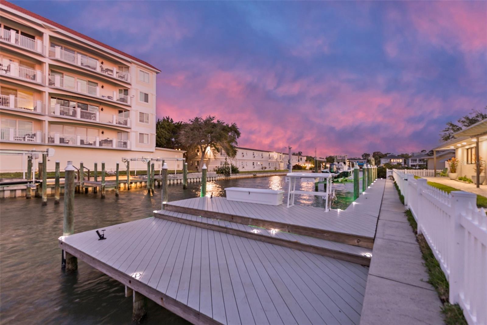 VENETIAN POINT - Residential