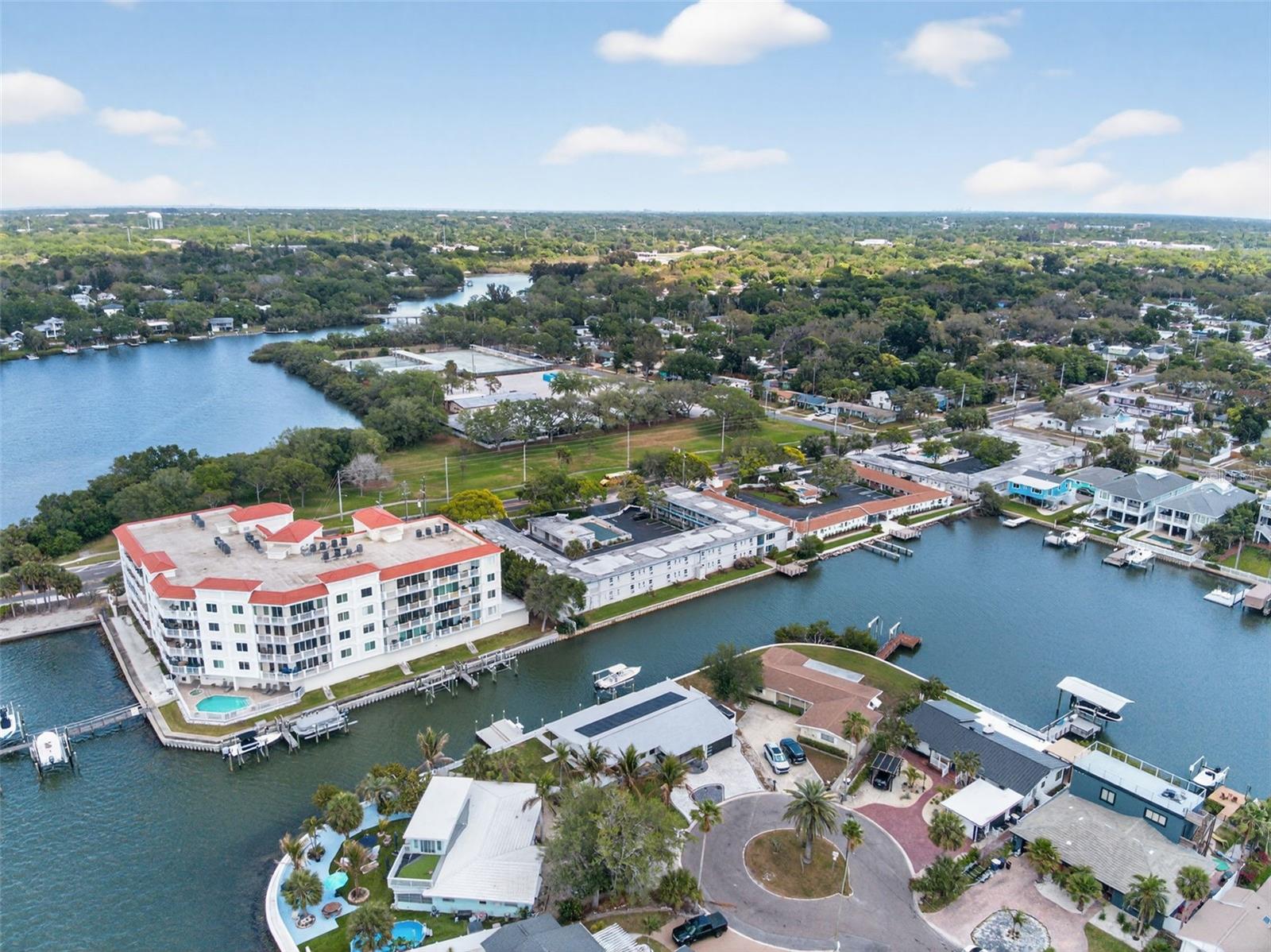 VENETIAN POINT - Residential