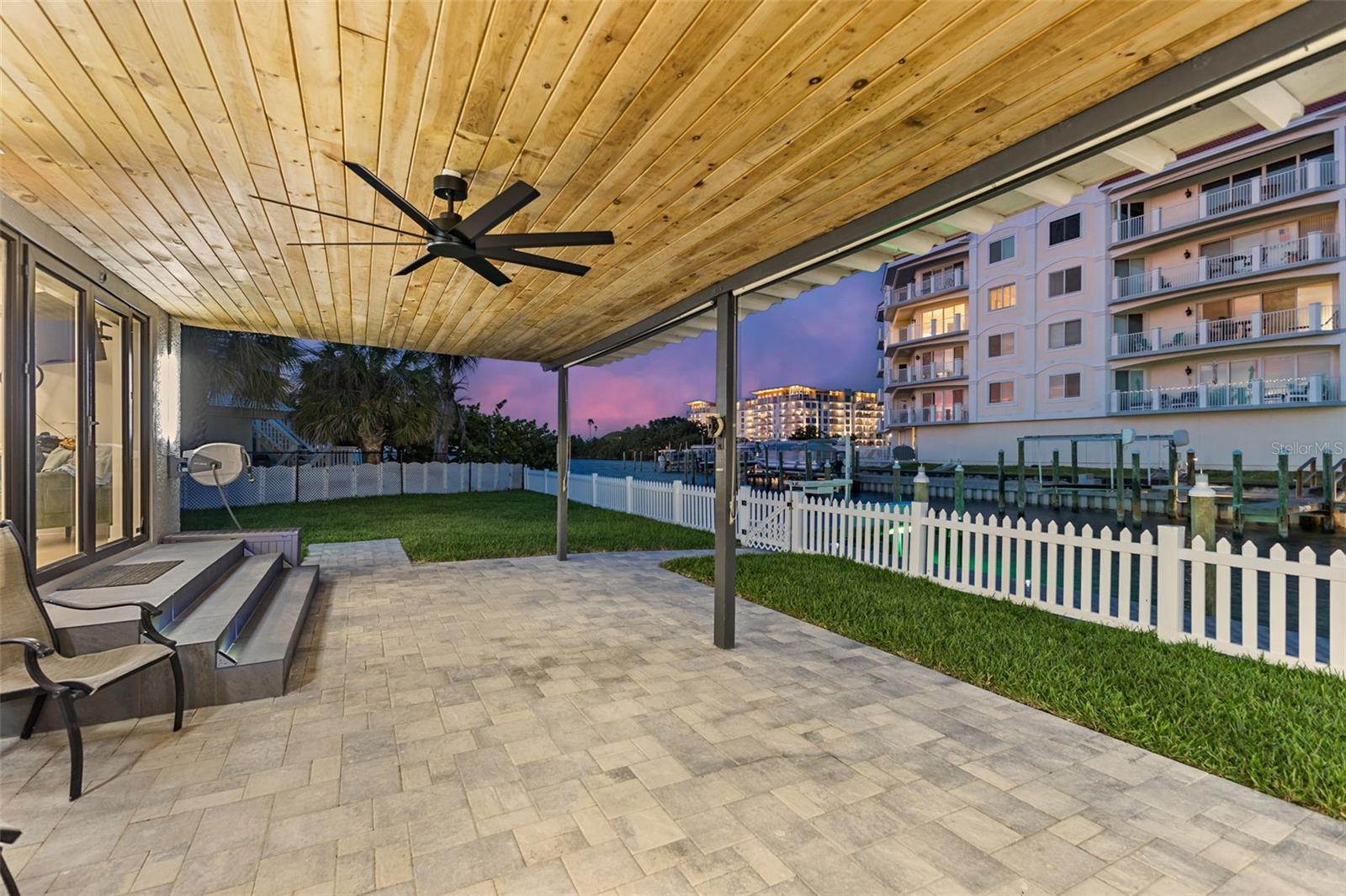 VENETIAN POINT - Residential