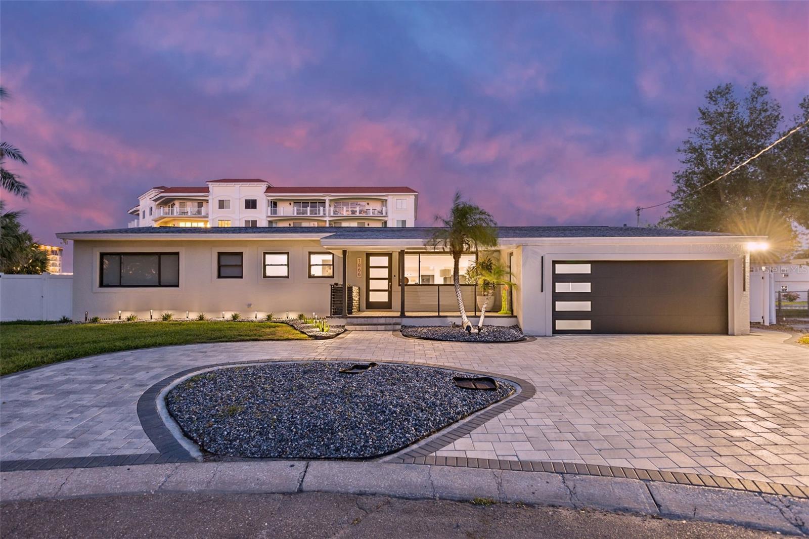 VENETIAN POINT - Residential