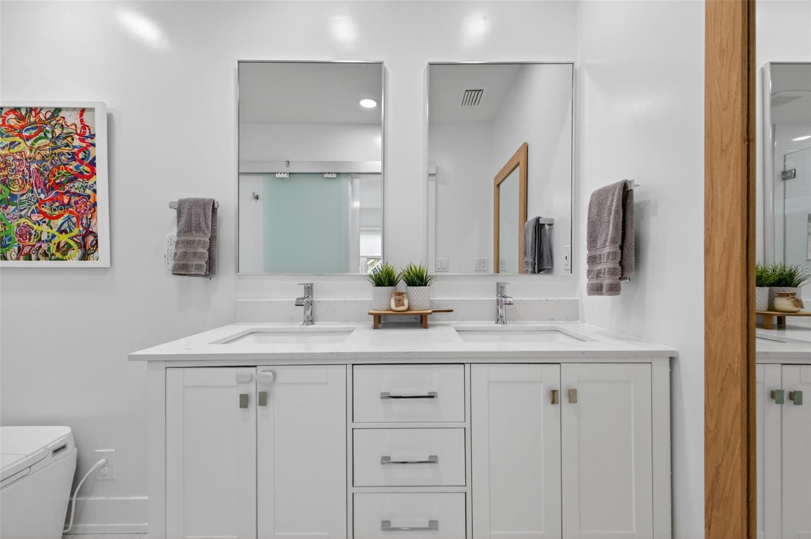 VENETIAN POINT - Residential