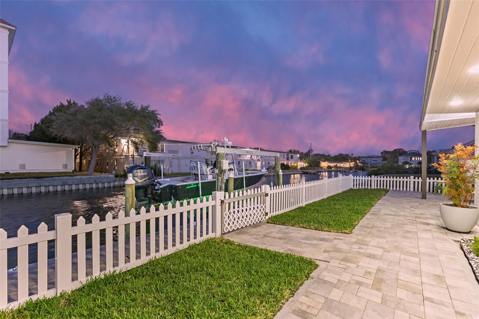 VENETIAN POINT - Residential