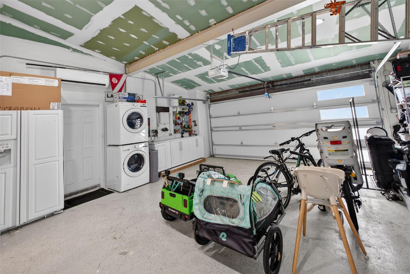 VENETIAN POINT - Residential