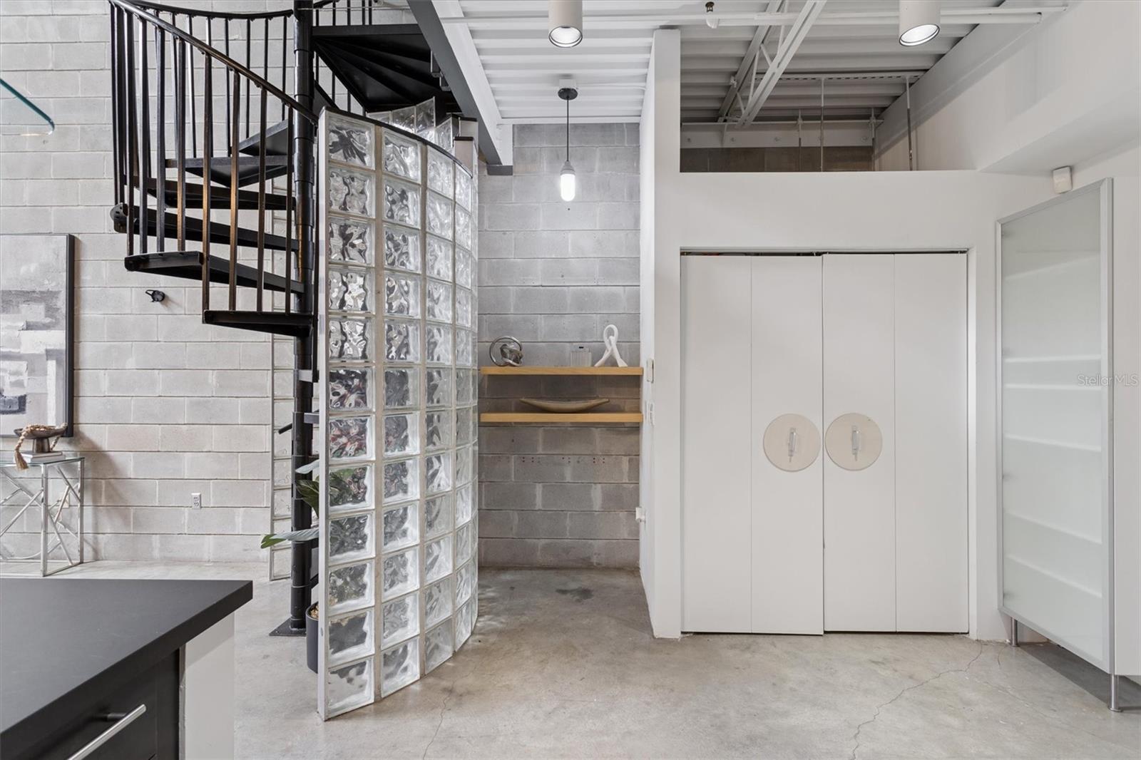 CHANNELSIDE LOFTS - Residential