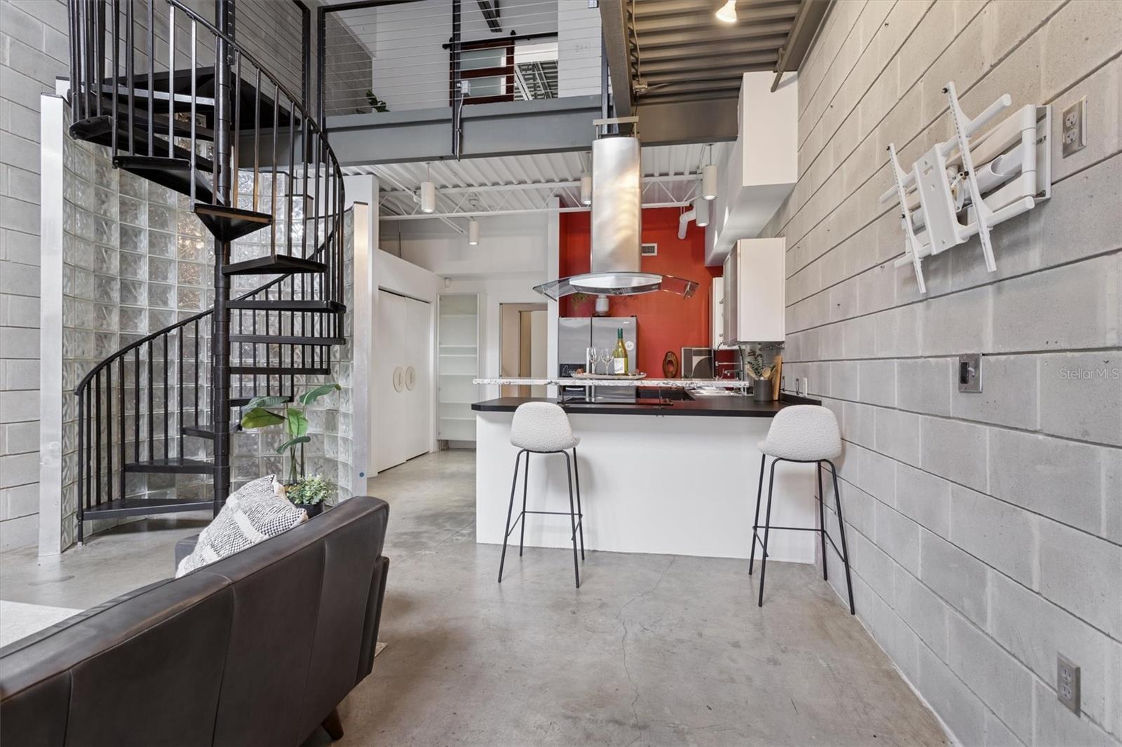 CHANNELSIDE LOFTS - Residential