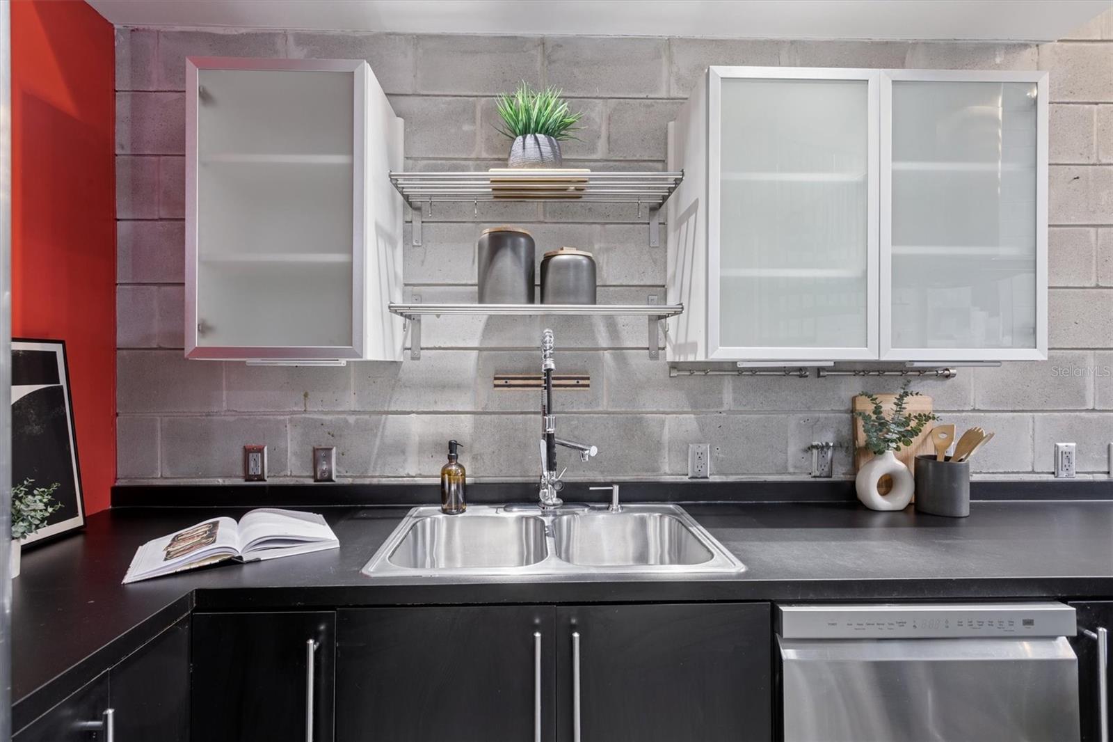 CHANNELSIDE LOFTS - Residential