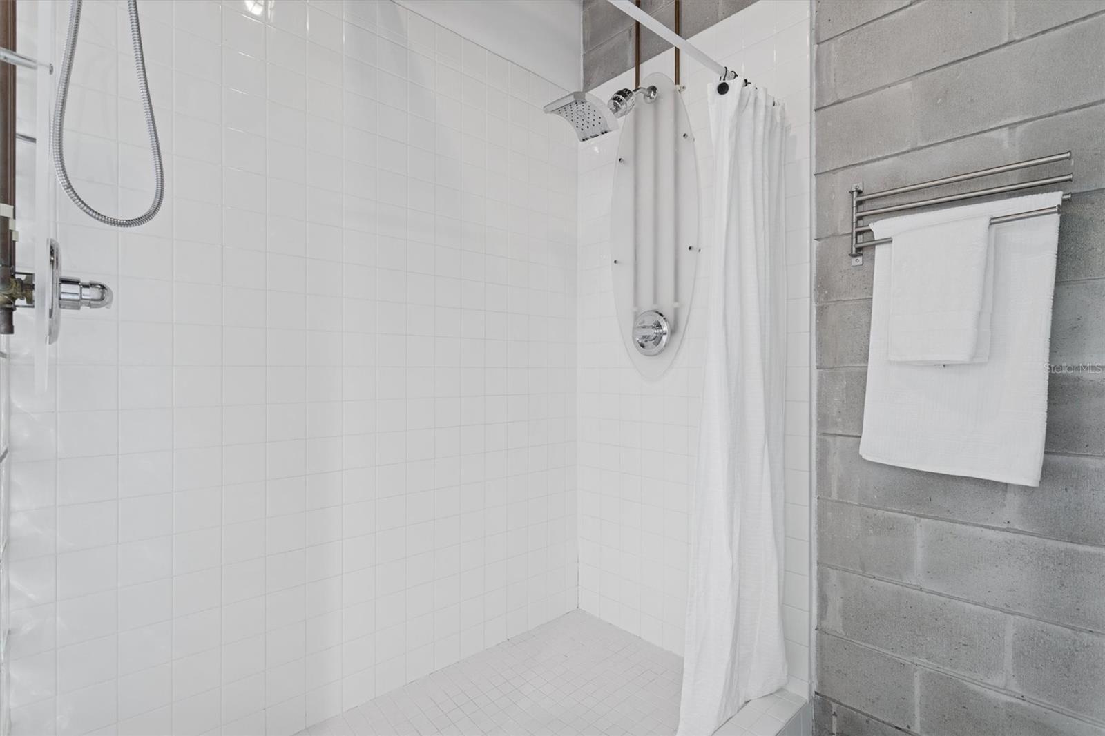 CHANNELSIDE LOFTS - Residential