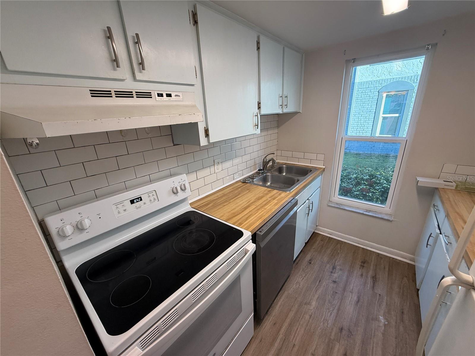 WASHINGTON SQUARE TOWNHOME CON - Residential