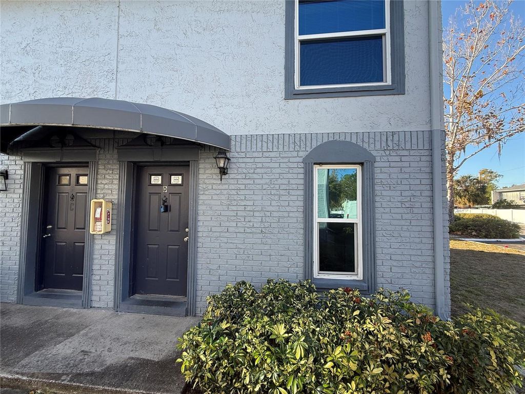 Photo of 5120 Temple Heights Road #D, Tampa, FL 33617 (MLS # O6383579)