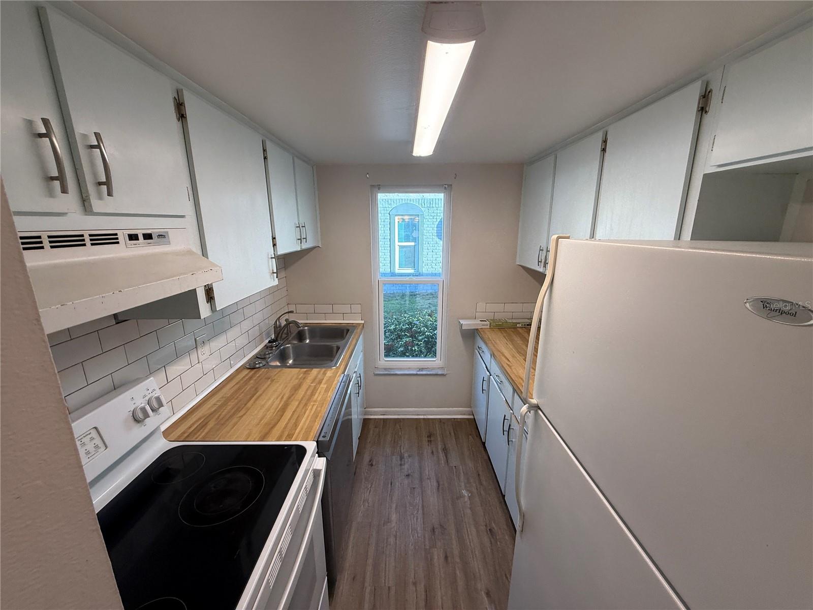 WASHINGTON SQUARE TOWNHOME CON - Residential