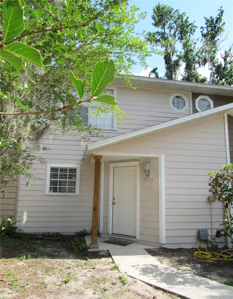 2911 SW 38TH PLACE