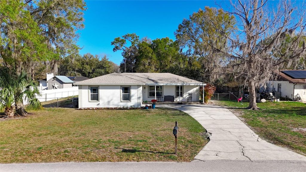 Photo of 219 Jenny Way, Lakeland, FL 33809 (MLS # L4960044)