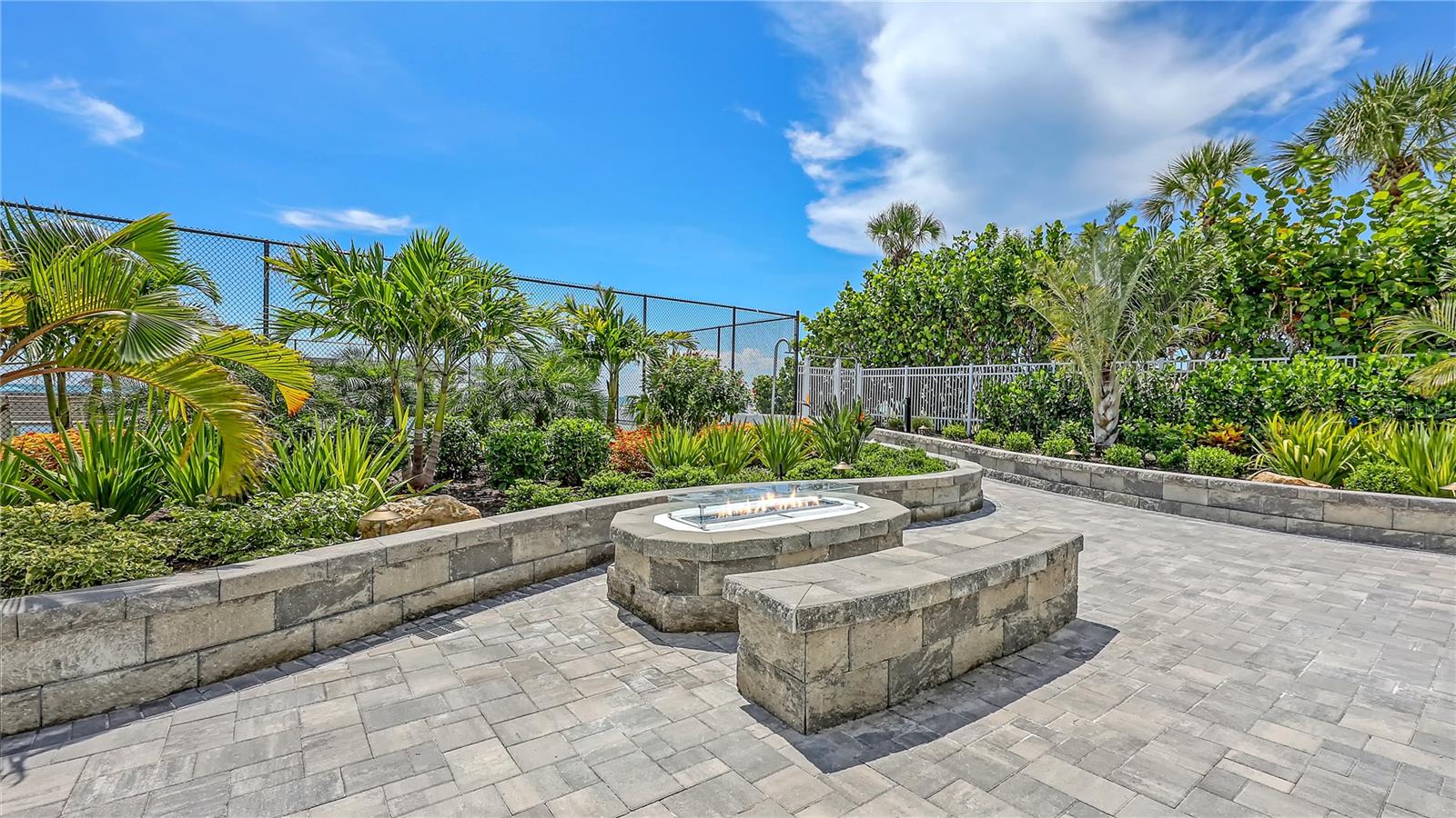 HOUSE SUN - Residential