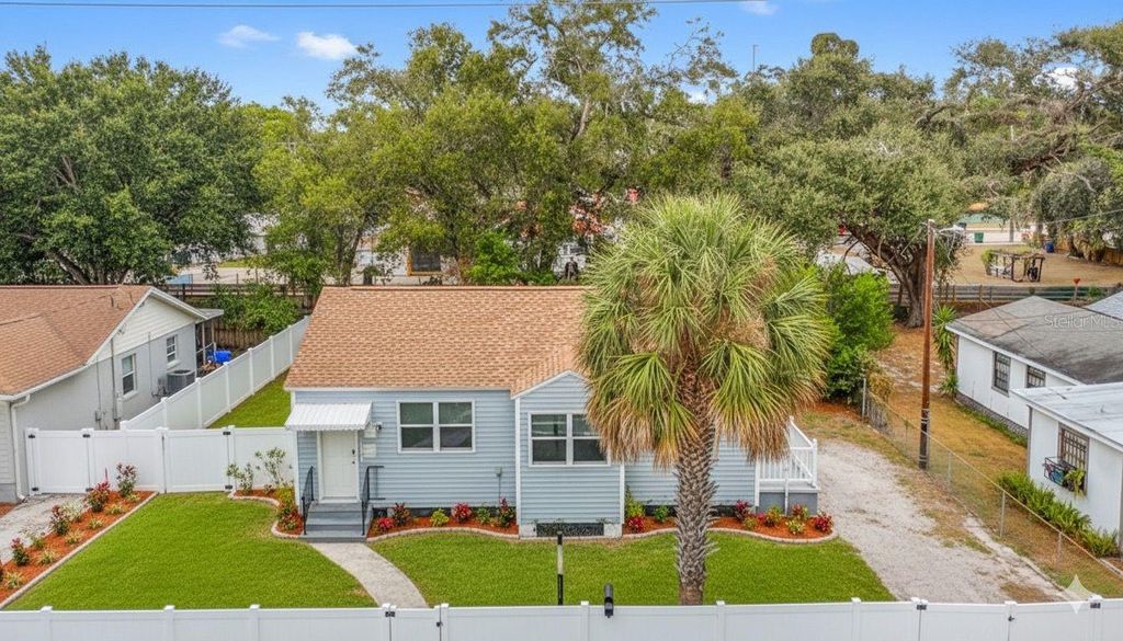 Photo of 1008 E 24th Avenue, Tampa, FL 33605 (MLS # TB8453095)