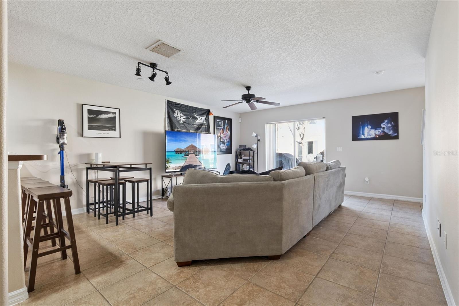 HAWTHORNE GLEN TWNHMS - Residential