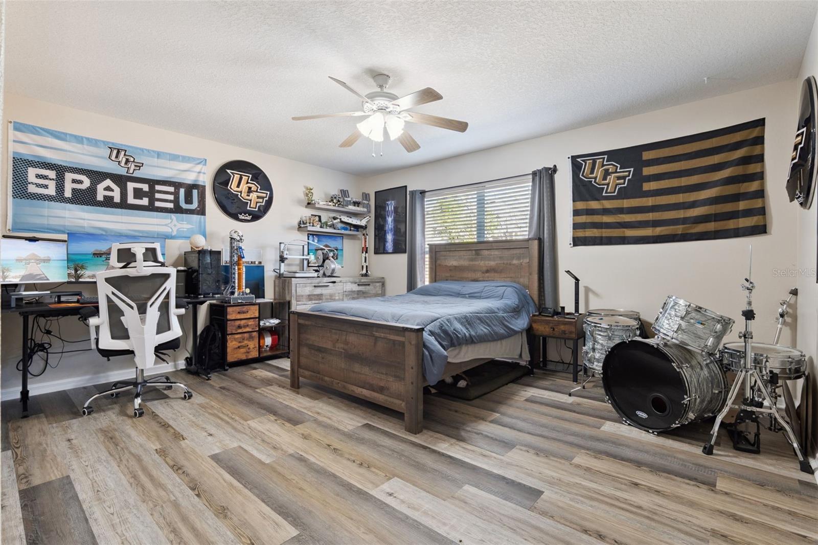 HAWTHORNE GLEN TWNHMS - Residential