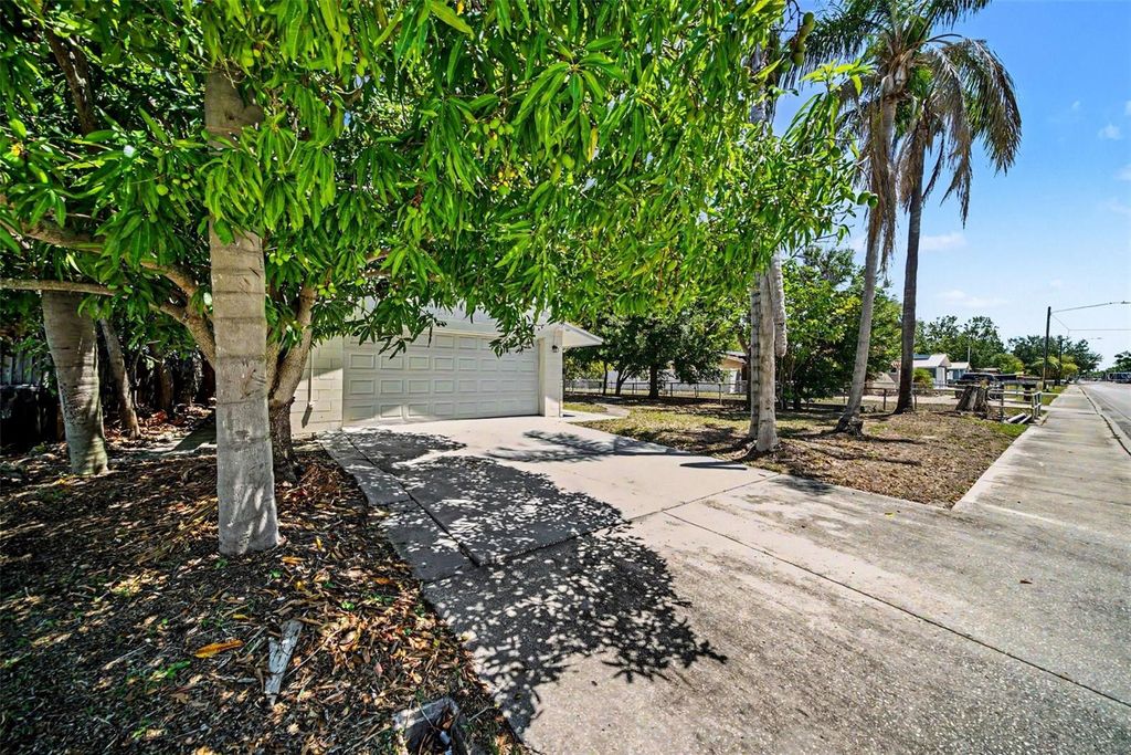 Photo of 5301 82nd Avenue N, Pinellas Park, FL 33781 (MLS # O6404874)