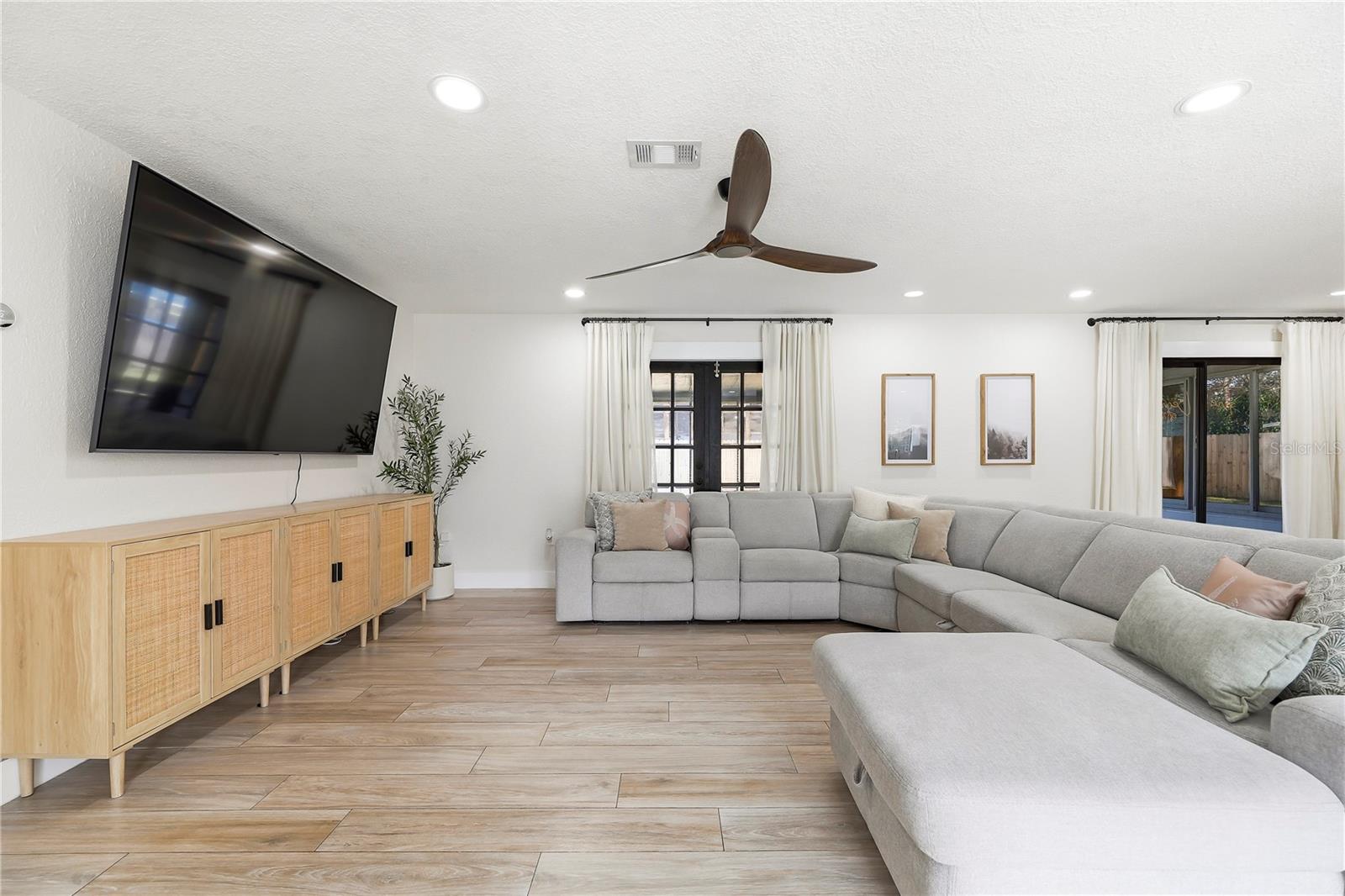 PORT ST JOHN UNIT 04 - Residential